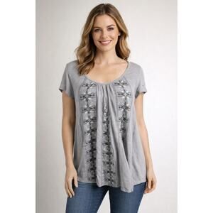 Anthropologie Akemi + Kin Noyo grey embroidered blouse in Size M